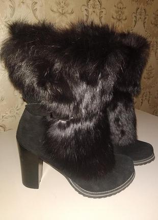 Зимові черевики на підборах, натуральне хутро