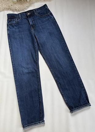 Жіночі джинси мом