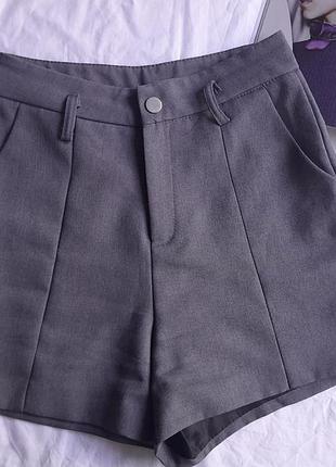 Костюмные женские шорты размер с