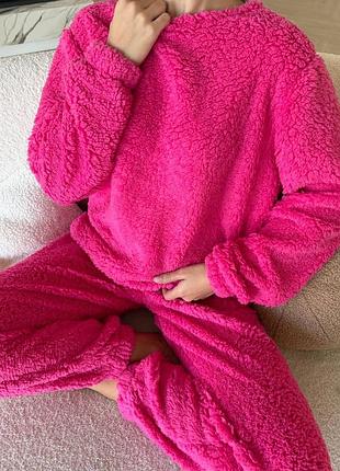 Дуже теплий та зручний жіночий піжамний костюм із махри тедді кофта світшот з довгим рукавом та штани джогери вільного крою на резинках