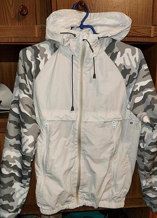 Вітровка куртка біла