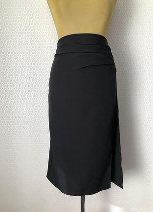 Черная юбка с драпировкой от lefties, размер m