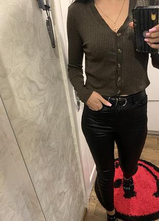 Кардиган на ґудзиках вкорочений
