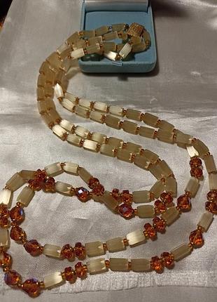 Намисто вінтаж часів ссер чеське сатинове скло.