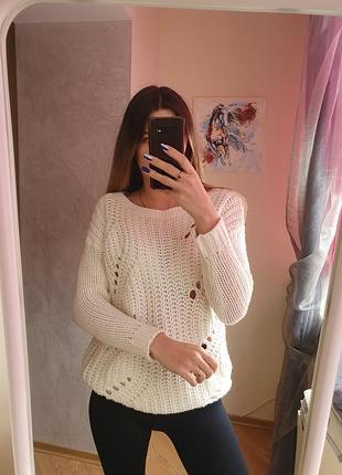 Молочний светр