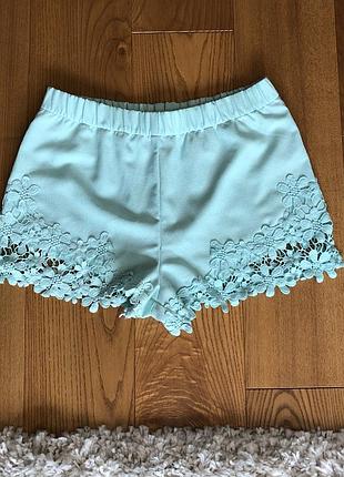 Zara trafaluc бірюзові шорти з мереживом