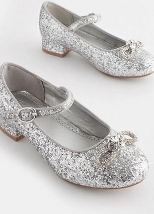 Шикарные серебристые туфельки next mary jane occasion