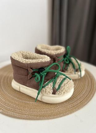 Взуття дитяче кросівки черевики кеди босоніжки лофери туфельки чобітки тапочки черевички для дівчинки