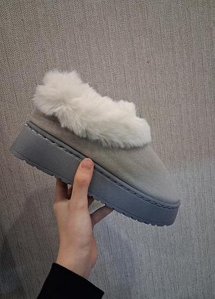 Уггі на високій підошві