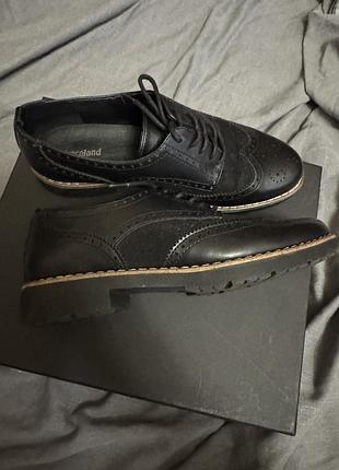 Оксфорди  дуже і дуже мʼякі