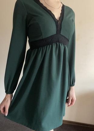 Сукня зелена з чорним мереживом  коротка розмір м