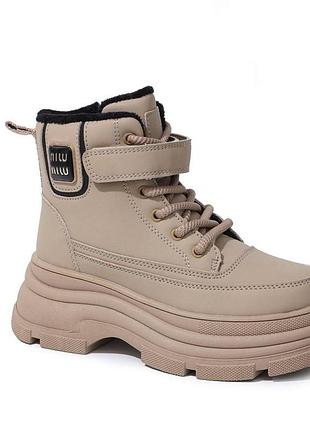 Зимові черевики на дівчинку