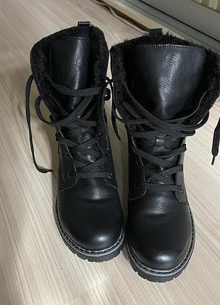 Зимові черевики/ботинки від rieker. стан нових