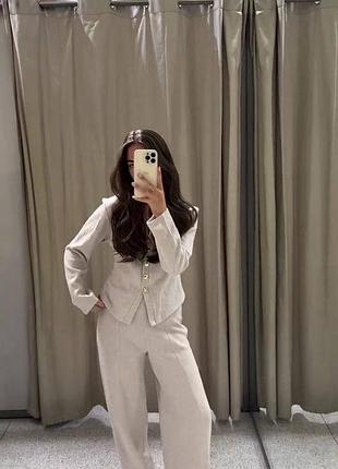 Костюм жіночий