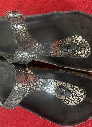 Босоніжки 🩴