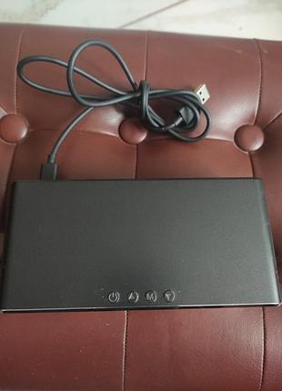 Электронные часы с беспроводной зарядкой