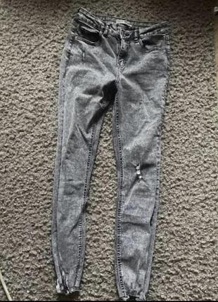 Сірі джинси
