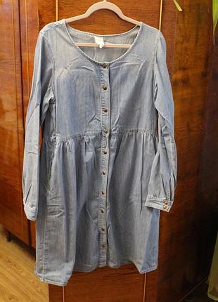 Джинсовое платье свободного кроя с карманами