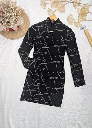 Сукня з комірцем