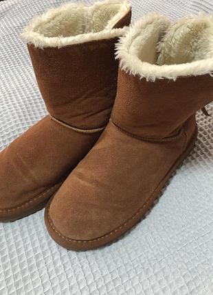 Жіночі уггі з бантами