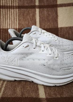 Кроссовки для бега hoka