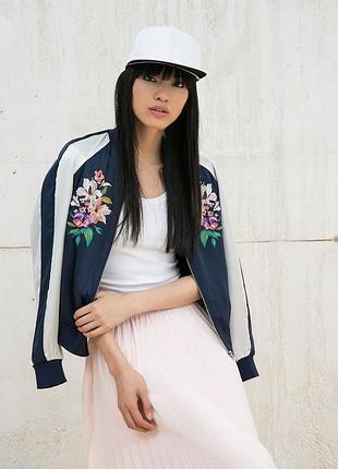Бомбер ветровка на молнии кофта олимпийка атласная с вышивкой