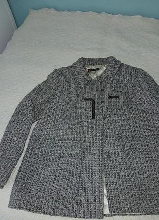 Коротке пальто-жакет розм. 42 франция
