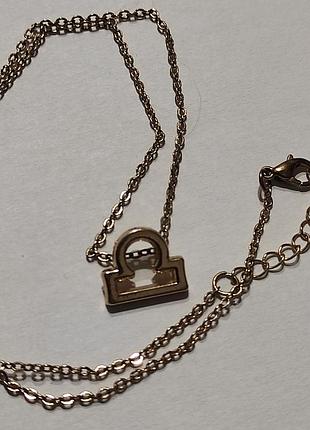 Ланцюжок із кулончиком, підвіскою. біжутерія. прикраса