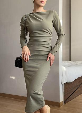 Платье силуэтное