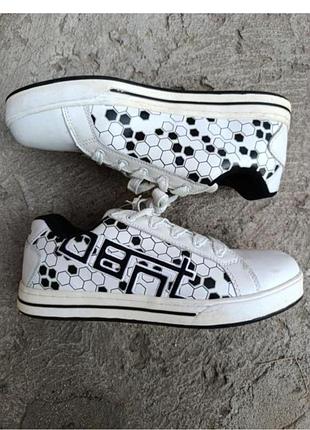 Чоловічі кросівки