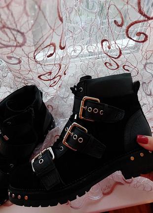 Замшевые ботинки