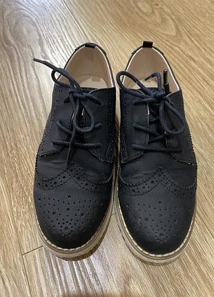 Урочисте взуття на хлопчика