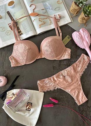 Розкішний комплект білизни з push-up від intimissimi