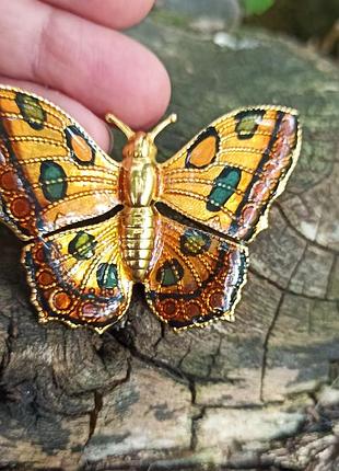Брошка метелик