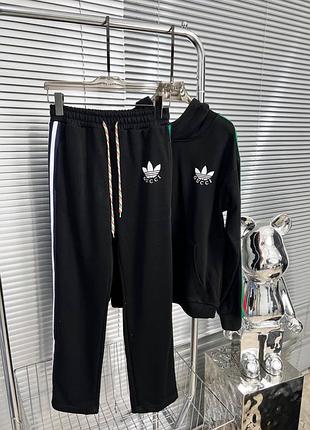 Жіночий костюм