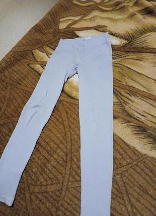 Лосины,размер xs-s и подойдет на m, потому что они хорошо тянутся,в меня рост 1.65, и они сидят идеально