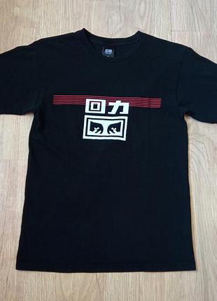 Женская футболка obey