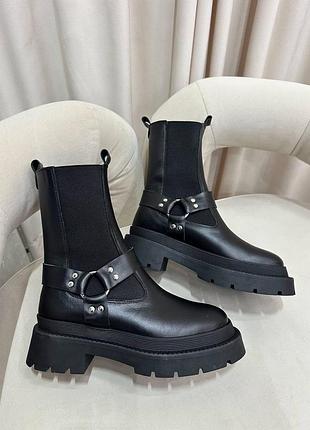 Черевики жіночі