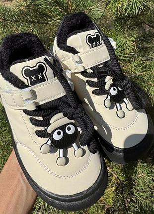 Теплі кросівки