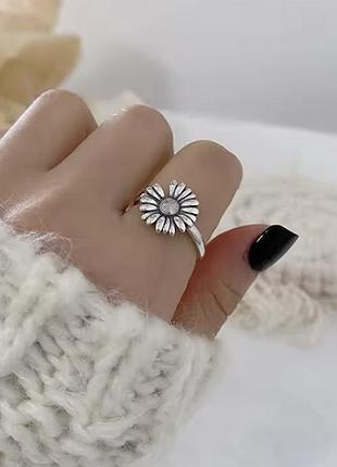 Срібна каблучка з квіткою 925