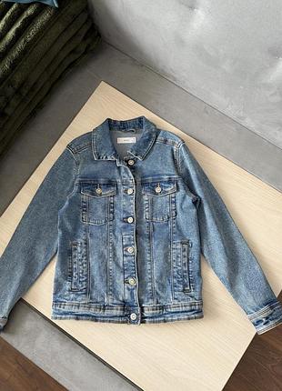 Джинсовая куртка mango на девочку 9-10 лет