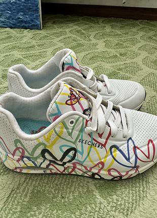 Кроссовки skechers