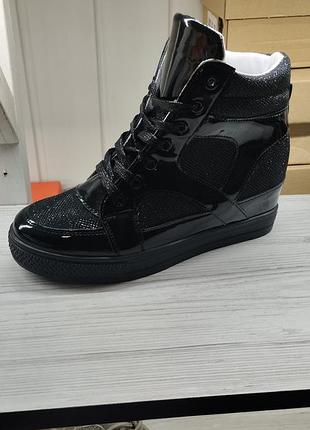 Ботиночки женские