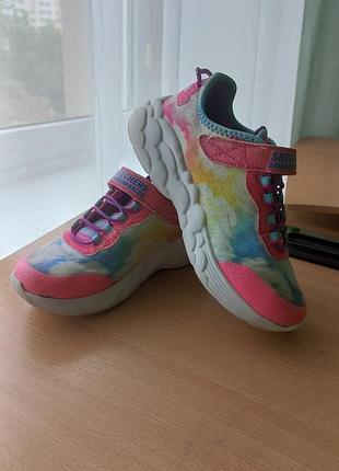 Продам кроссовки skechers