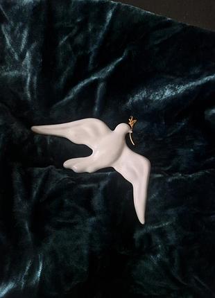 Брендова брошка