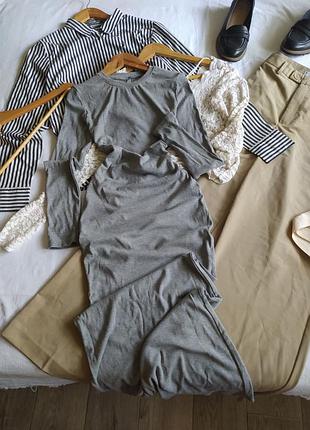 Сіра сукня футляр максі у рубчик