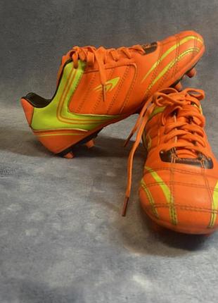 Футбольні бутси road star eur 36