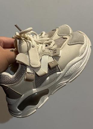 Кросівки для дітей