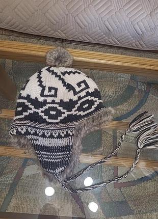 Шапка нарядная, с орнаментом