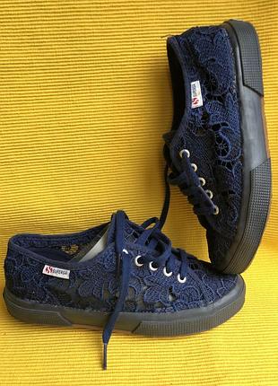 Кросівки, кеди